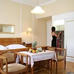 Westend Готель 3*