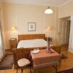 Готель Westend