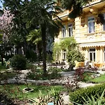 Westend Готель