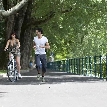 Отель Westend 3*