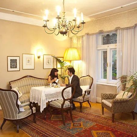 Отель Westend 3*