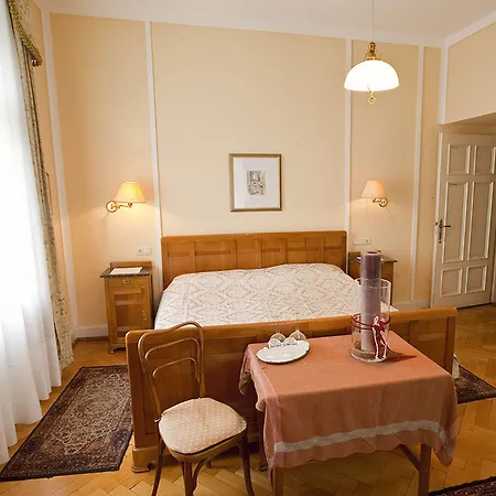 Отель Westend 3*