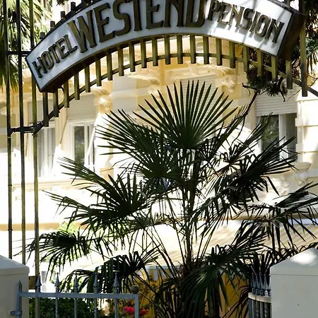 Отель Westend 3*