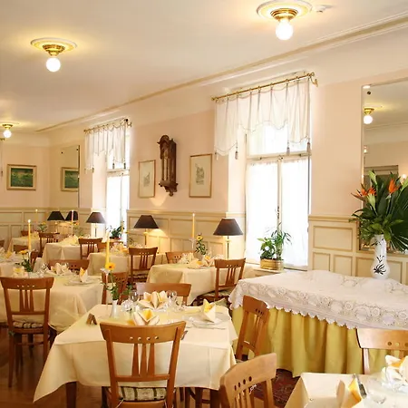 Отель Westend
